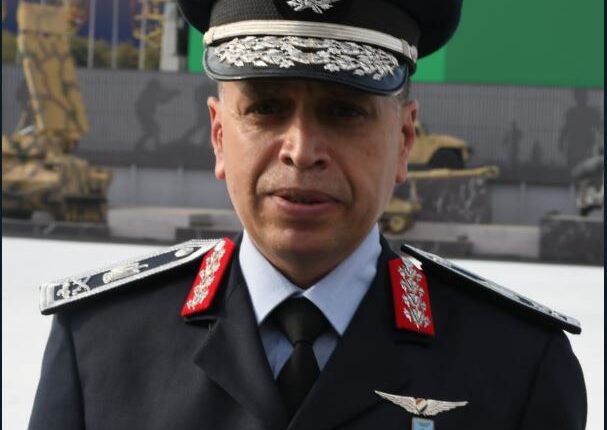 اللواء طيار أح مدحت كامل