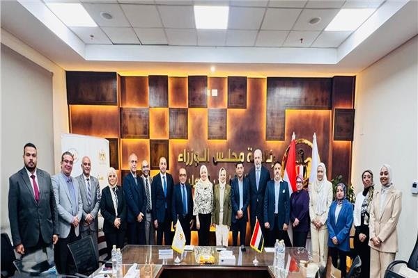 “تحديات العمل الحر وريادة الأعمال” مائدة مستديرة ينظمها صندوق تطوير التعليم بالوزراء 