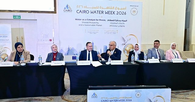 قنصوة يترأس جلسة تقييم مشروعات التخرج الجامعية لعام ٢٠٢٦ ضمن فعاليات أسبوع القاهرة للمياه
