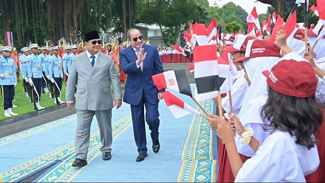 السيد الرئيس يتوجه بالتحية والتقدير لرئيس جمهورية إندونيسيا على كرم الضيافة وحفاوة الاستقبال الرسمي