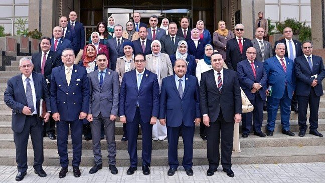 مجلس جامعة القاهرة يستعرض التكليفات الرئاسية الصادرة عن منتدى مصر 2026