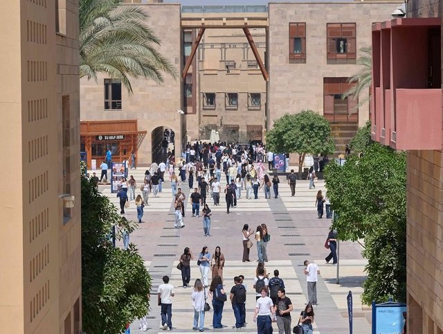 الجامعة الأمريكية بالقاهرة تستقبل الدفعة الرابعة من الحاصلين على منح التميز